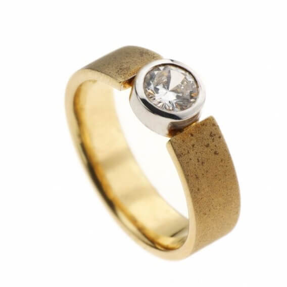 טבעת אירוסין וינטאג' יוקרתית זהב צהוב לונה 1.10 קראט