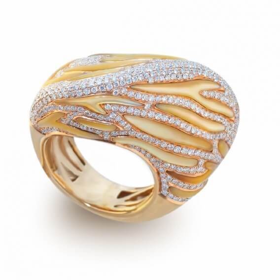 טבעת יהלומים בעיצוב חול המדבר זהב צהוב 3.78 קראט