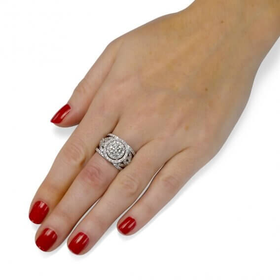 טבעת יהלומים יוקרתית 2.35 קראט מעוטרת זהב לבן ויהלומים - ארין
