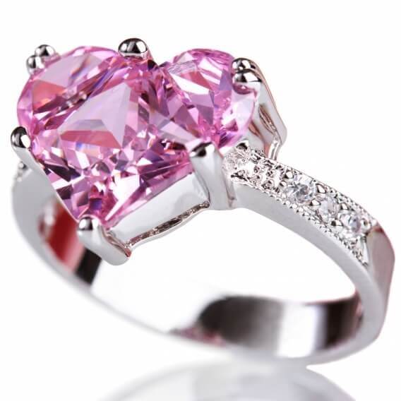 טבעת יהלומים מעוצבת בצורת לב עם אבן חן מרכזית 1.12 קראט - דורין