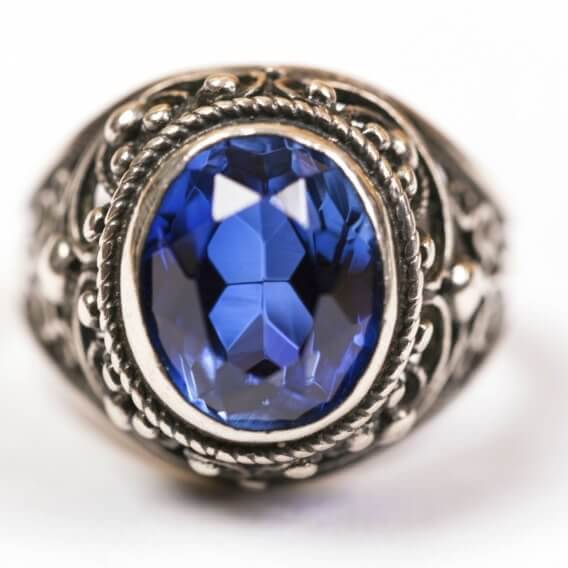טבעת לגבר מעוצבת עם אבן חן כחולה 6.55 קראט - רייל